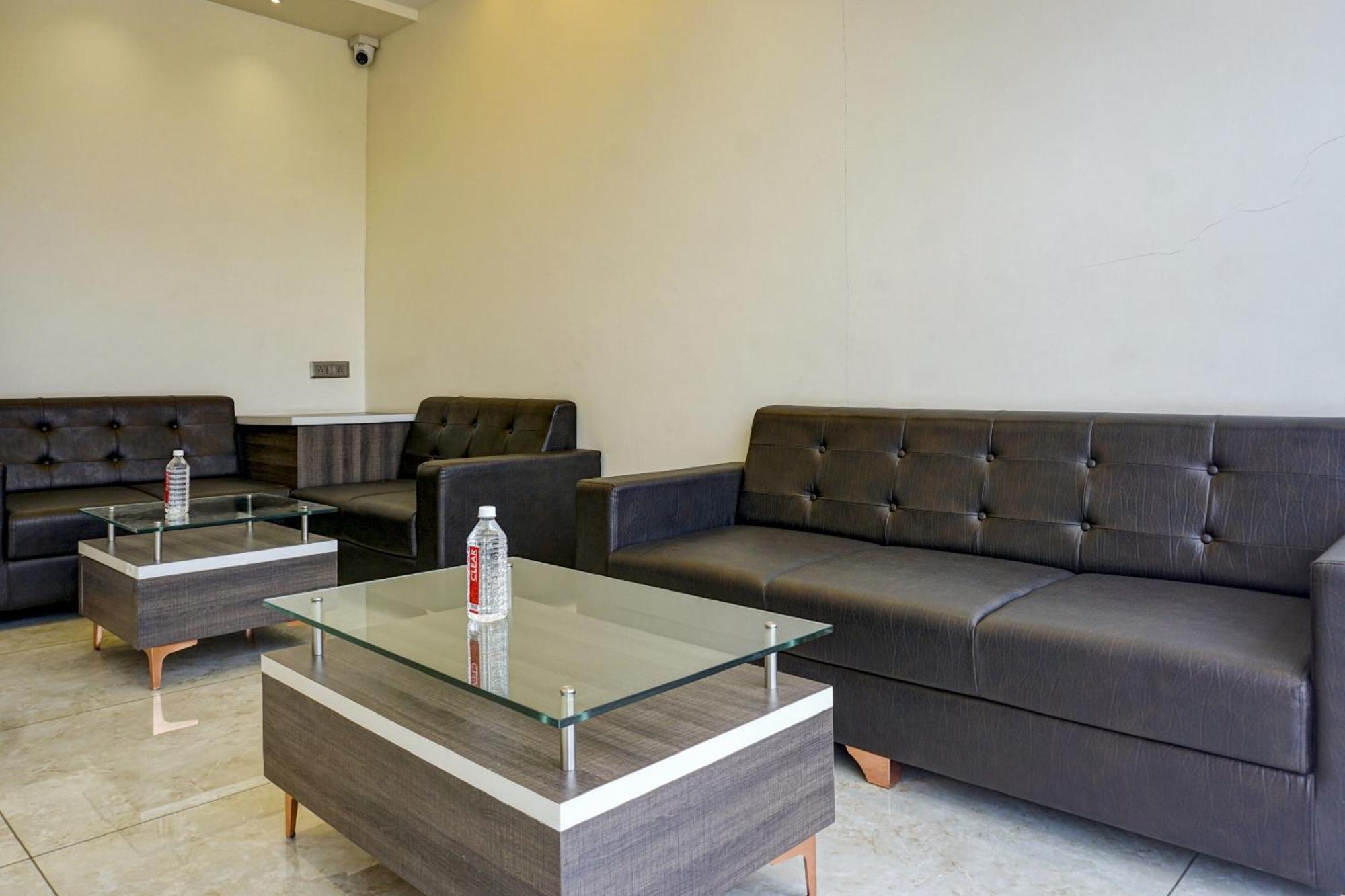 Super Townhouse Poona Royal Hotel Pimpri-Chinchwad Exterior photo